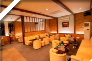 LOUNGE Pierce