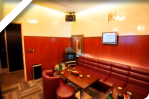 LOUNGE Pierce